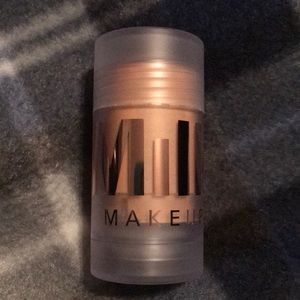 MILK LUMINOUS BLUR STICK